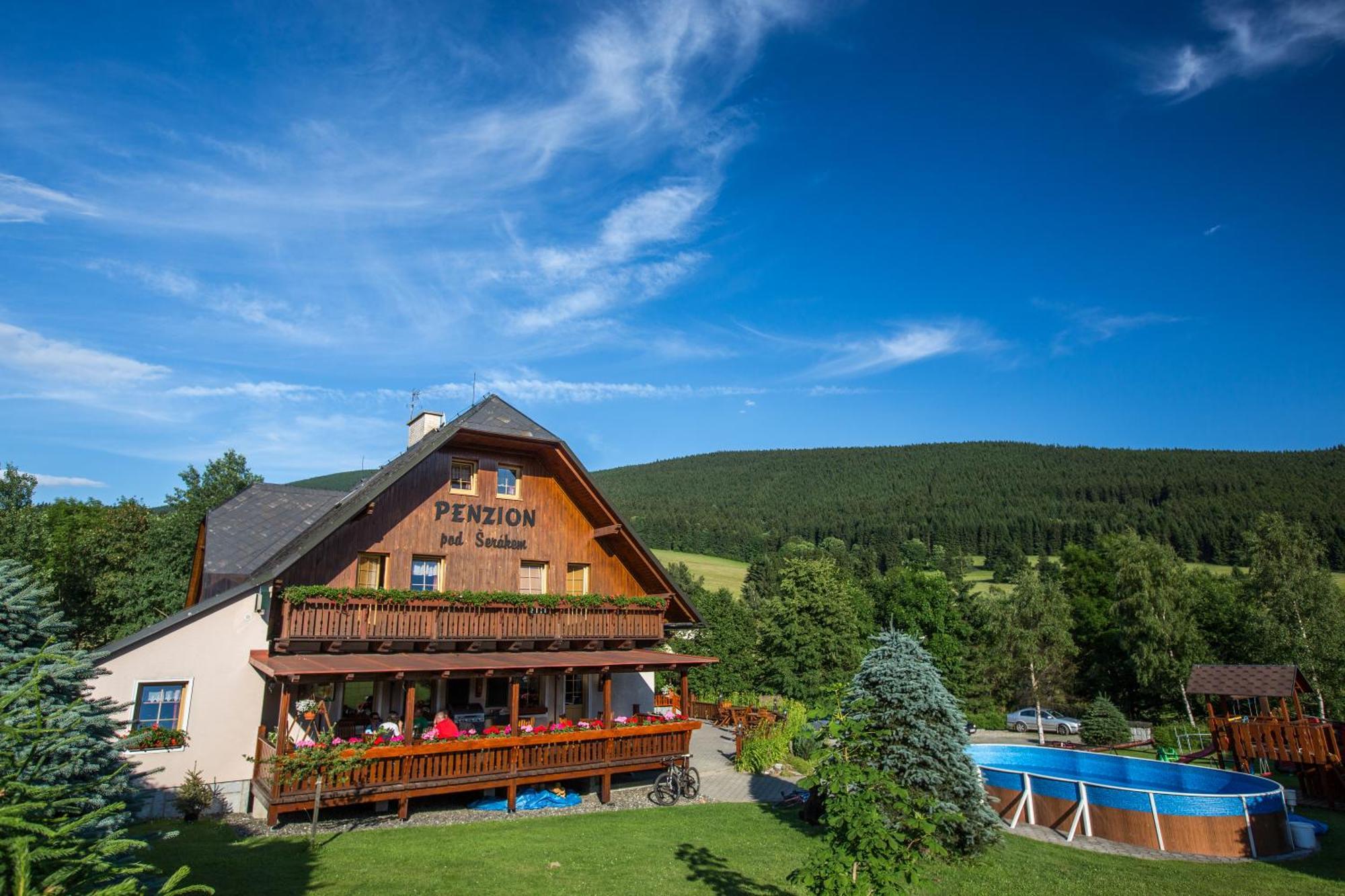 Hotel Penzion pod Šerákem Ostružná Exteriér fotografie